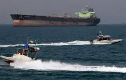 جزییات درگیری دریایی ایران و آمریکا/پرواز چهار جنگنده و بالگرد و دو پهباد برای جلوگیری از توقیف یک کشتی