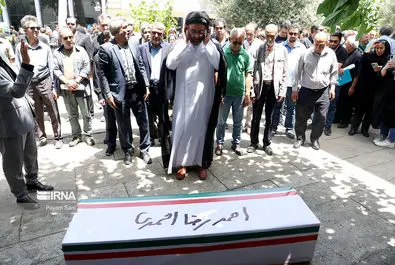 مراسم تشییع پیکر احمدرضا احمدی