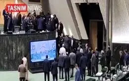 درگیری نمایندگان مجلس در اولین روزکاری +فیلم
