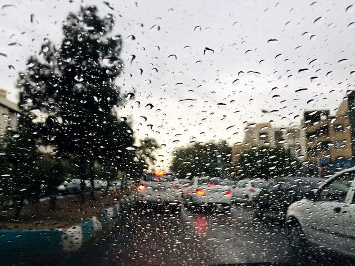 تصاویری دیدنی از بارش باران در شهرهای گیلان +  فیلم