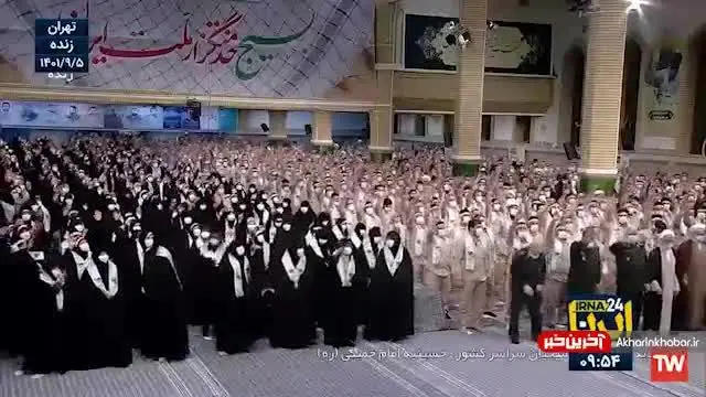  شعار بسیجیان پیش از شروع بیانات رهبر انقلاب + فیلم
