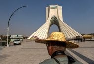 درهای ورودی برج آزادی را جوش دادند!