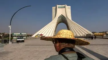 درهای ورودی برج آزادی را جوش دادند!