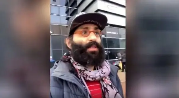 ماجرای حمله به سفارت ایران؛ پلیس پول‌هایم را دزدید+فیلم