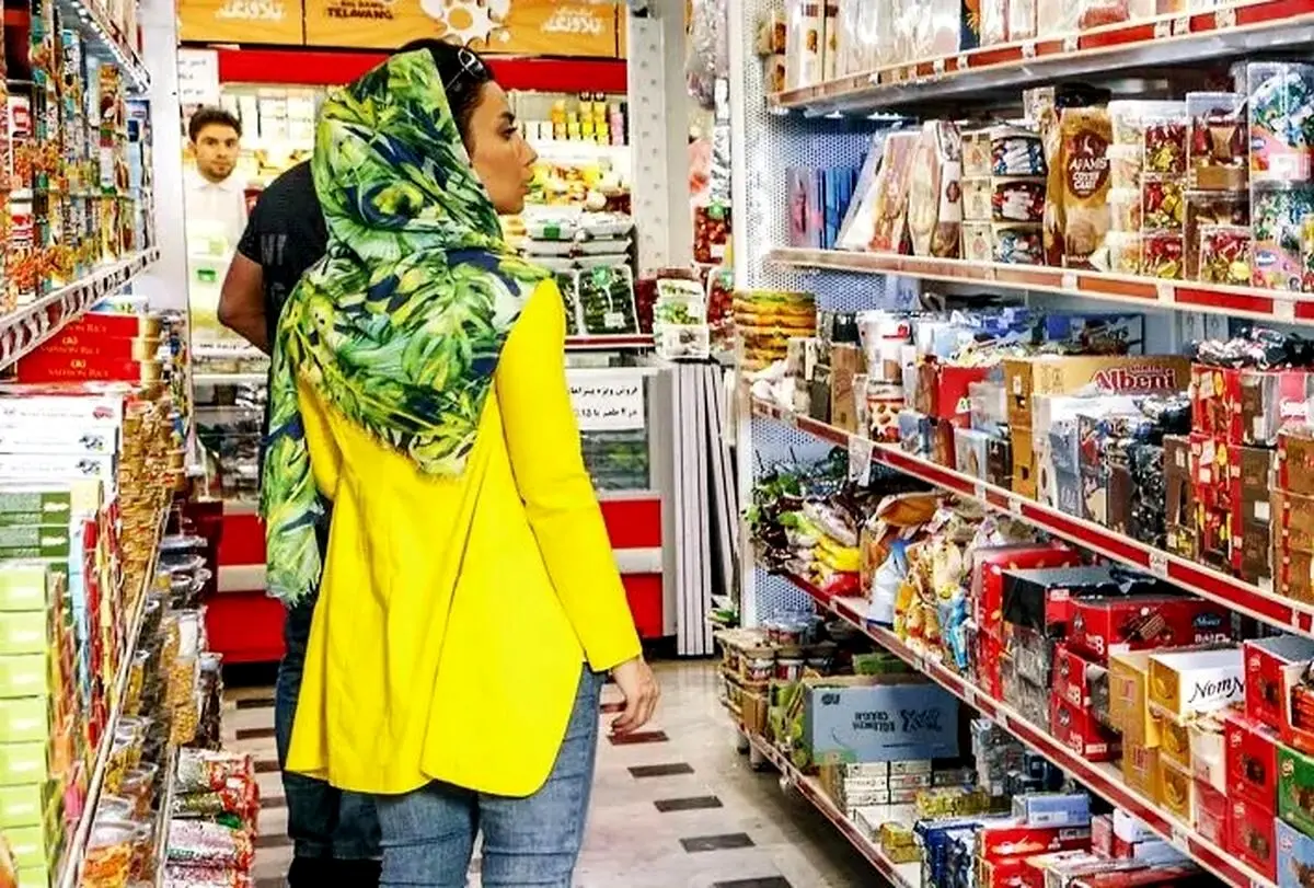 استخوان‌های مردم زیر بار گرانی و تورم شکست | دولت رئیسی در رویا سیر می‌کند!