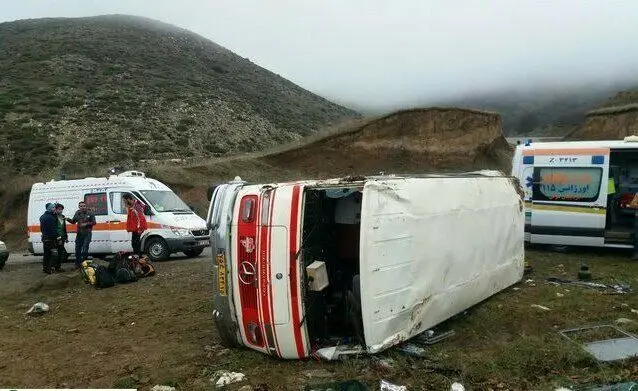 برخورد مینی بوس با گاردیل حادثه‌ساز شد
