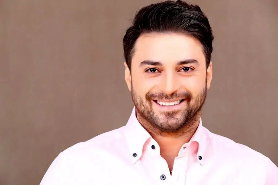 شوک بزرگ/ خداحافظی خواننده مشهور با دنیای موسیقی بعد از ممنوع الخروجی اش + عکس