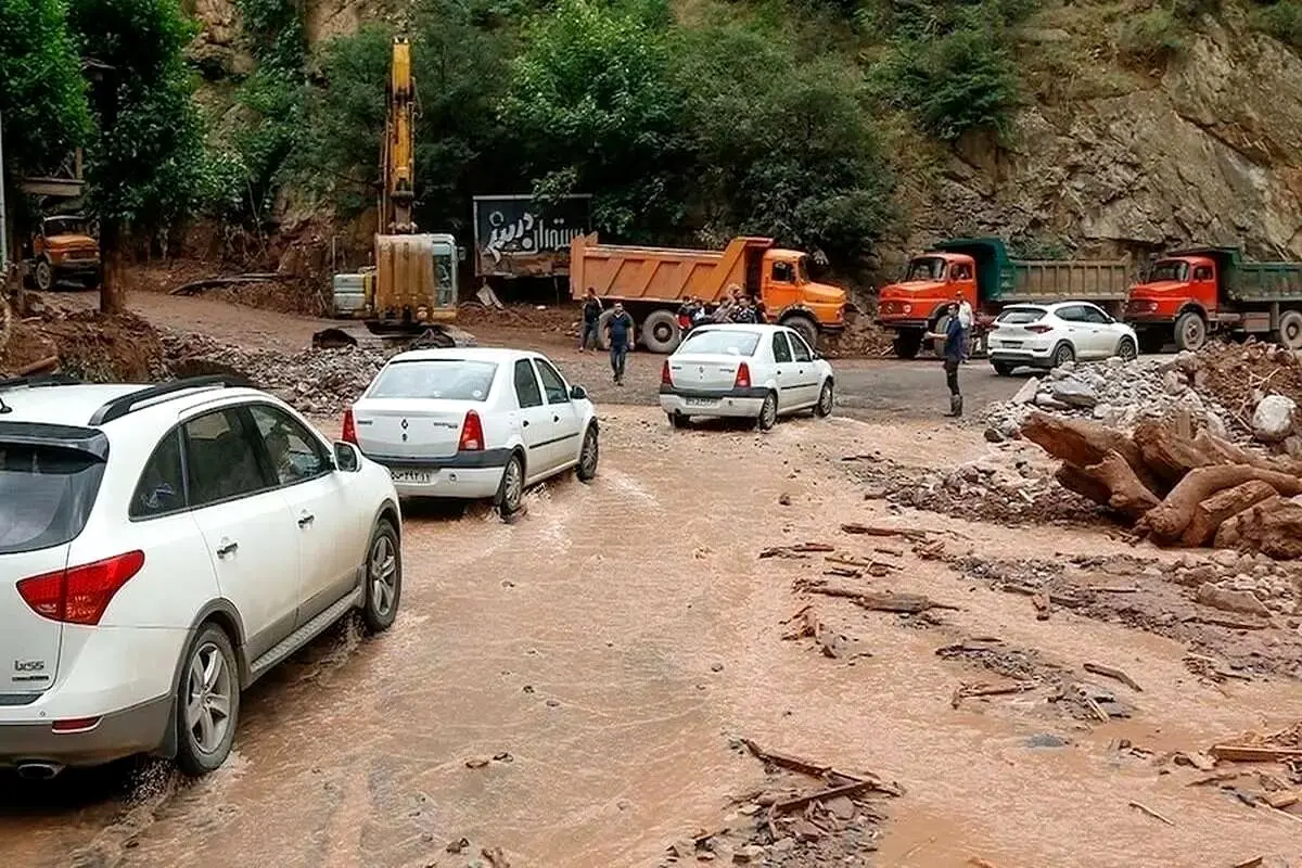 مفقودشدن سرنشینان یک وَن در سیل چالوس صحت دارد؟
