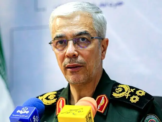 سرلشکر باقری: آماده ایم تجارب خود در صنعت دفاعی را به عراق منتقل کنیم