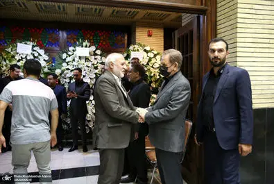 مراسم ترحیم مادر اسحاق جهانگیری