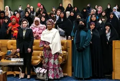 خانم بلاگر لبنانی  با حجاب خاص اش در دورهمی جنجالی همسر رئیسی!