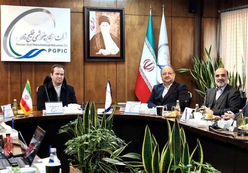 مدیرعامل هلدینگ خلیج فارس انتخاب شد + عکس                      

