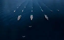 اخطار نیروی دریایی سپاه به ناو هواپیمابر آمریکا در خلیج فارس /پرواز پهپادهای ایران  بر سر ناو آیزنهاور