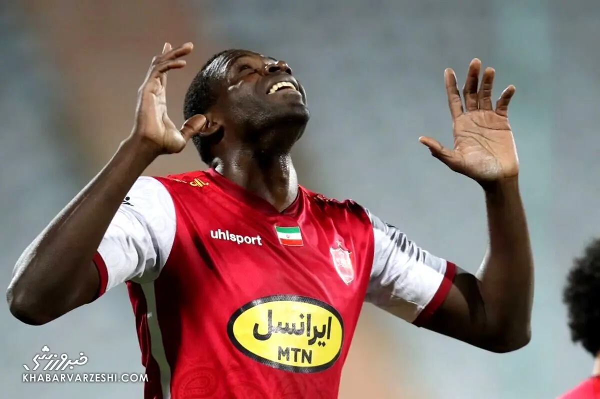 بوتیک بازیکن سابق استقلال و پرسپولیس در فرانسه!