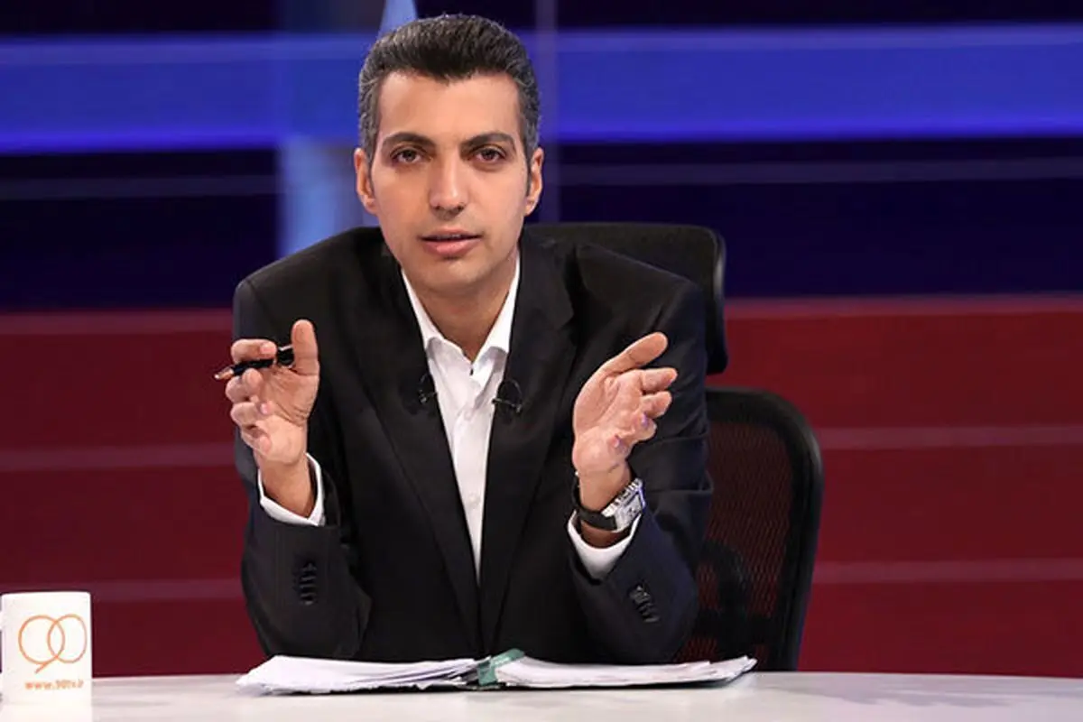 عادل فردوسی‌پور: قطع فوتبال و پخش اذان برای خودشیرینی است