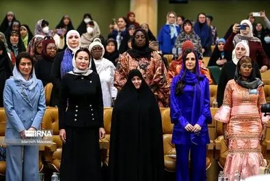خانم بلاگر لبنانی  با حجاب خاص اش در دورهمی جنجالی همسر رئیسی!