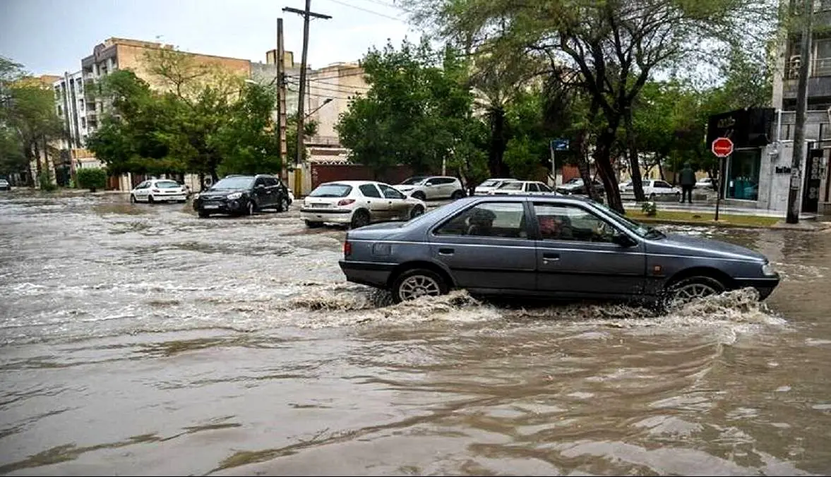 خیابان‌های اهواز زیر آب رفت/ببینید
