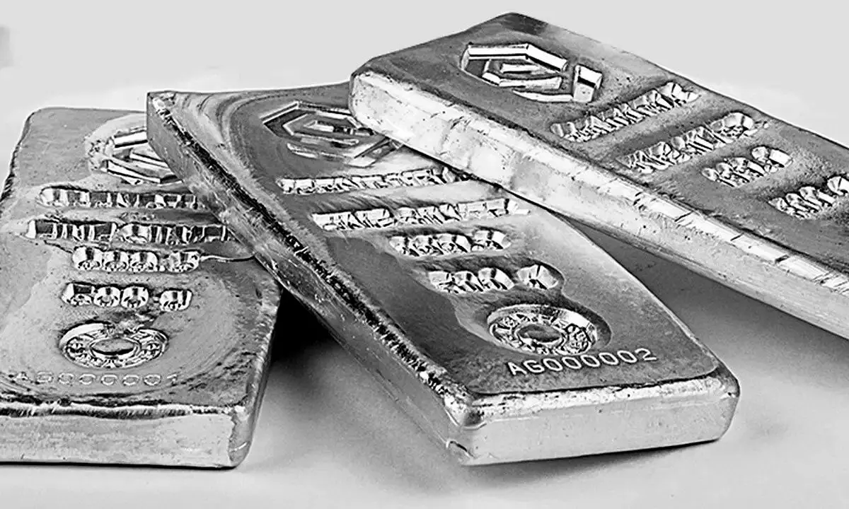 قیمت نقره سر به فلک کشید