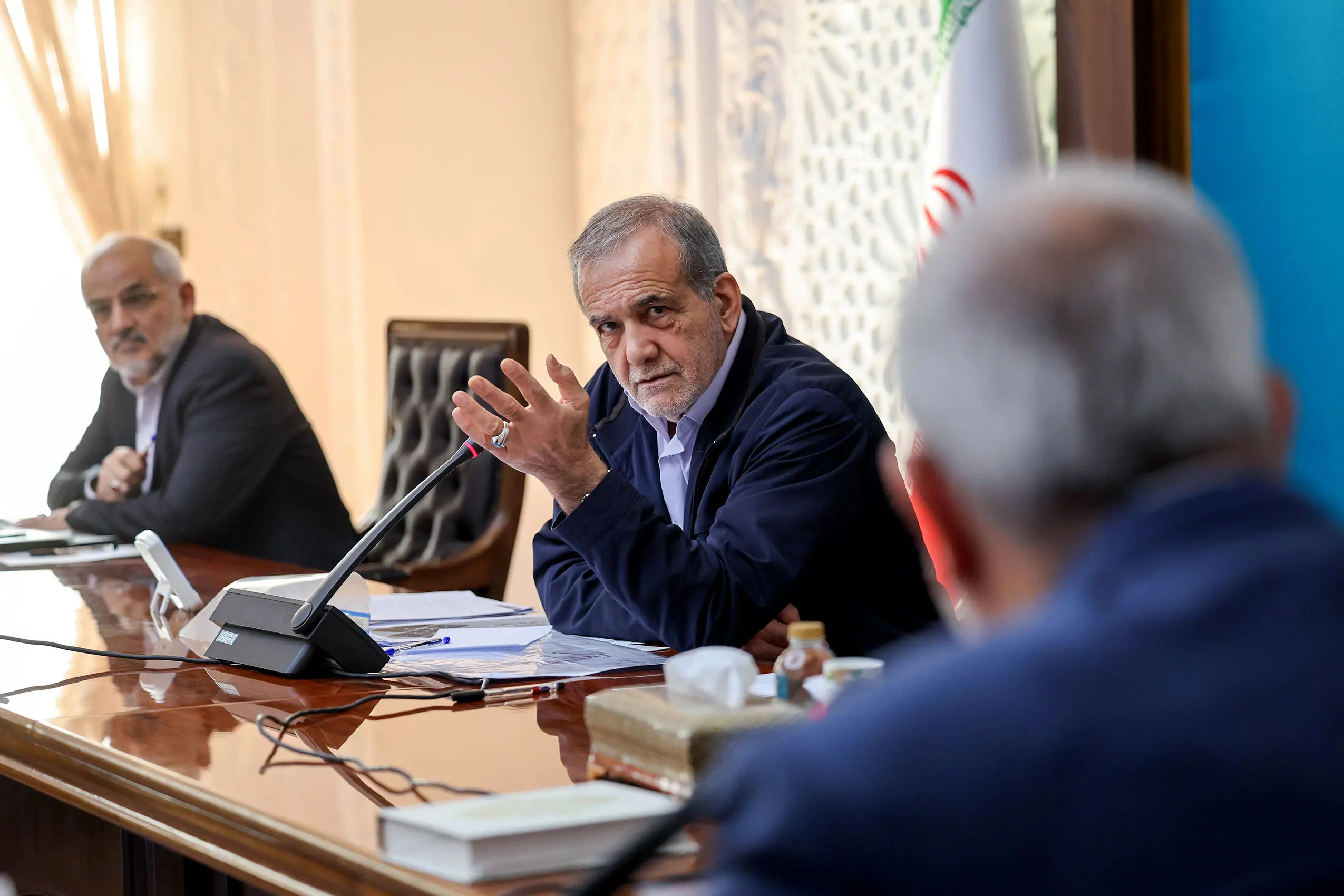 لفظ بی‌ادبانه کیهان خطاب به رئیس جمهور

