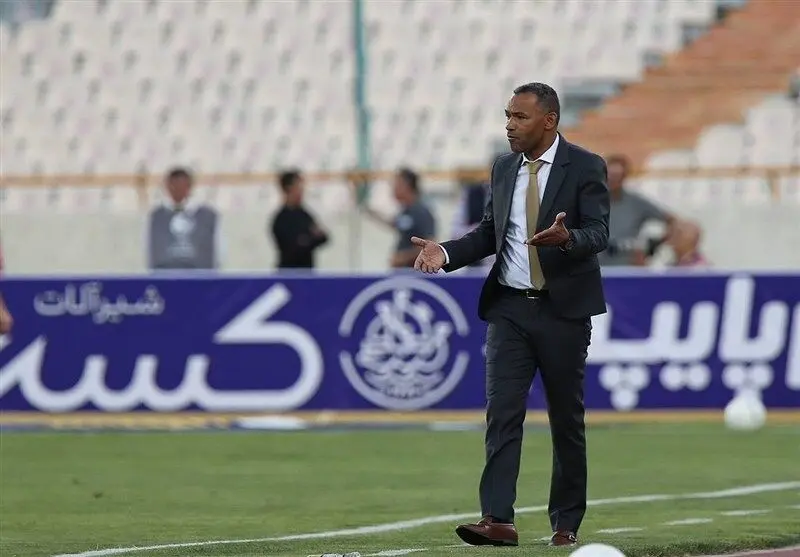 مورایس: بابت برگزاری بازی بدون تماشاگر با استقلال خوش‌شانس بودیم