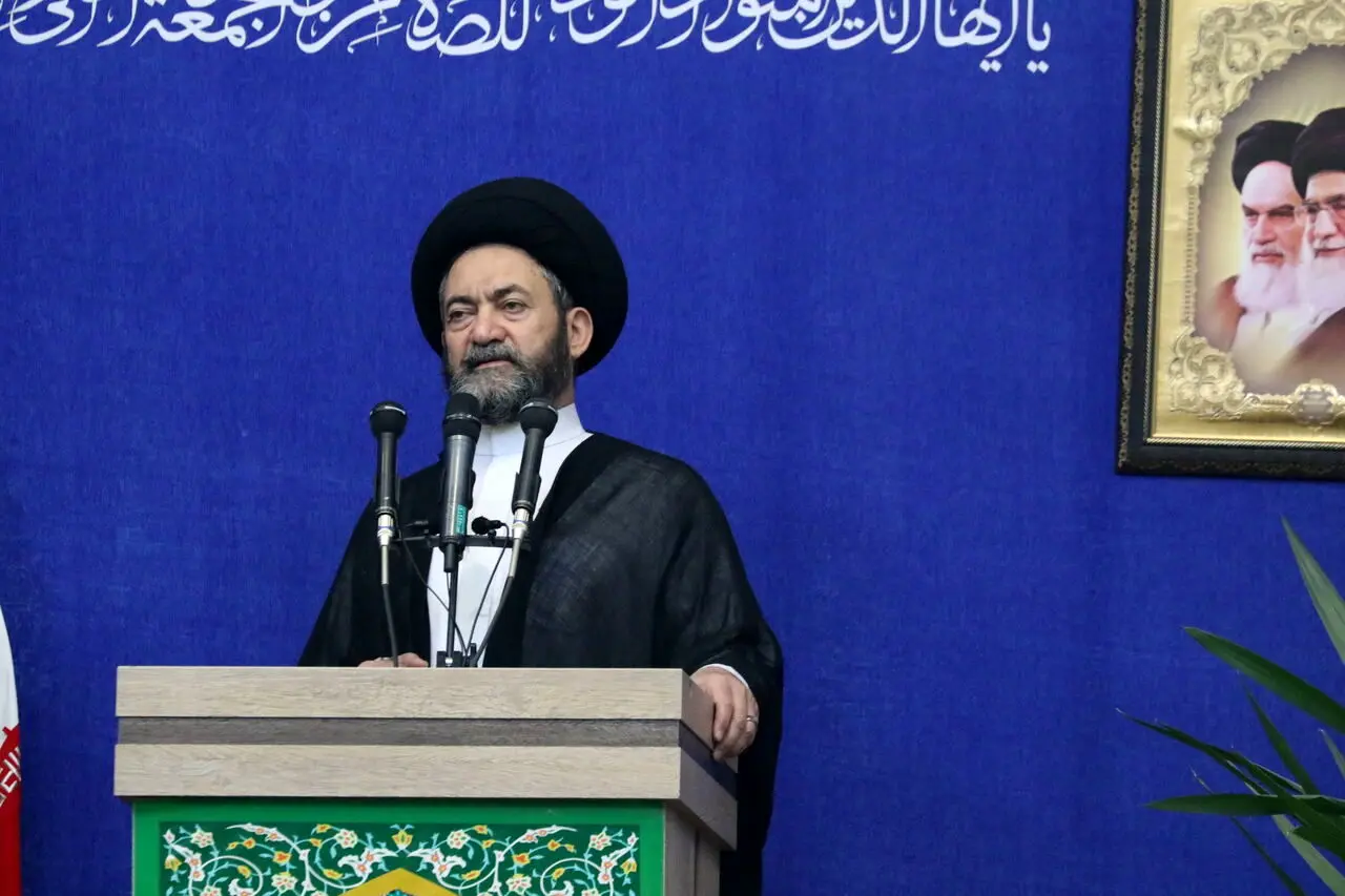 امام جمعه اردبیل :هرکس ایران را دوست دارد و غیرت دارد خودرو نخرد.