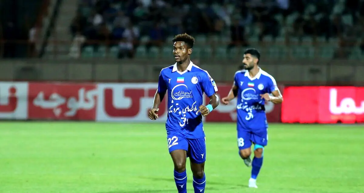 بمب بزرگ پرسپولیس در نیم‌فصل؛ستاره استقلال در پرسپولیس