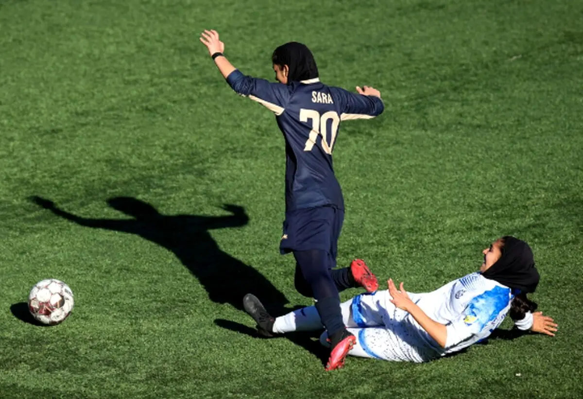 جنجال و اعتراض به فوتبال زنان هم رسید/ببینید
