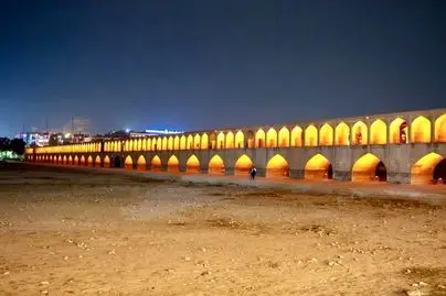 تصاویر دردناک از سی‌‌وسه‌ پل اصفهان+عکس