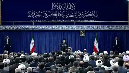 غایب بزرگ دیدار رهبر انقلاب با سران نظام، چه کسانی حضور داشتند؟
+عکس