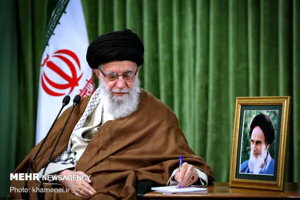 پخش مستند زندگینامه رهبری در تلویزیون