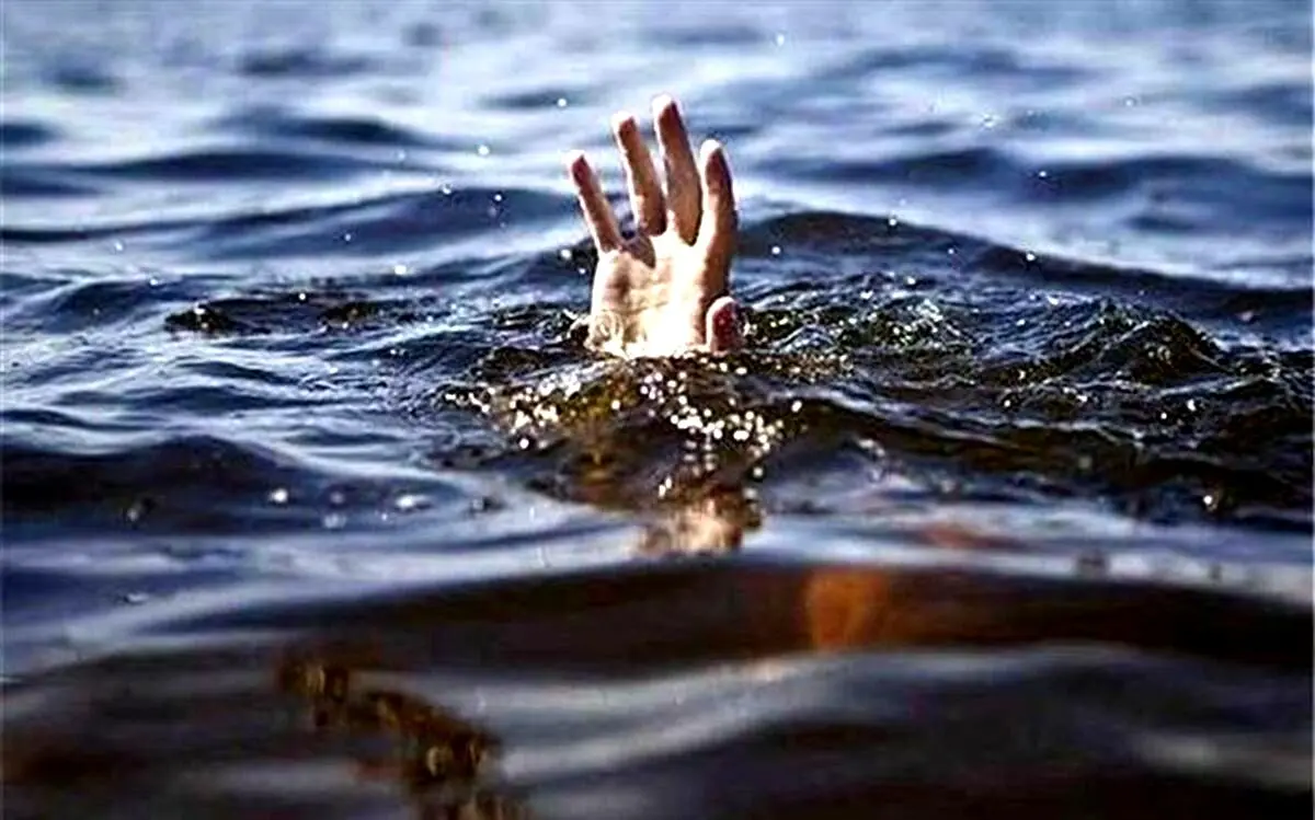 حادثه هولناک در مجموعه ورزشی انقلاب/ یک جوان غرق شد
