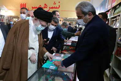 رهبر انقلاب در نمایشگاه کتاب