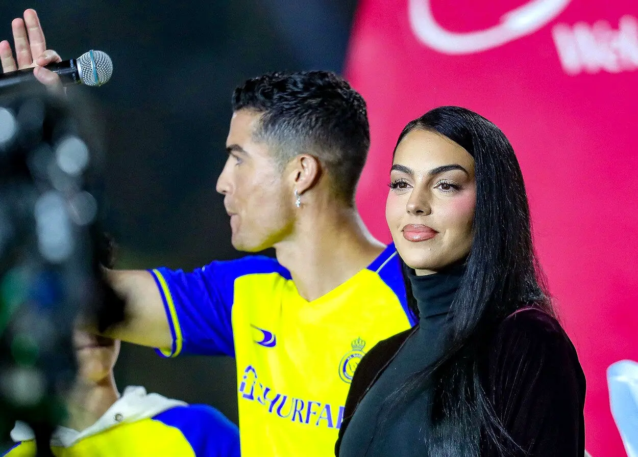 ببینید| عکس‌های دیدنی از جورجینا و خواهرش