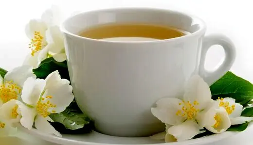 چای سفید چه خواصی برای بدن دارد؟