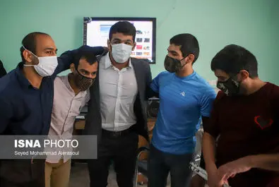 حسن یزدانی در آسایشگاه معلولین ذهنی شهید بهشتی مشهد