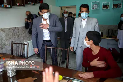 حسن یزدانی در آسایشگاه معلولین ذهنی شهید بهشتی مشهد