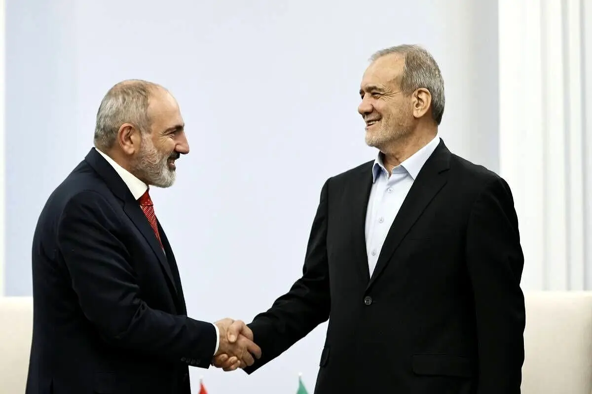 دیدار خصوصی پزشکیان با نخست وزیر ارمنستان
