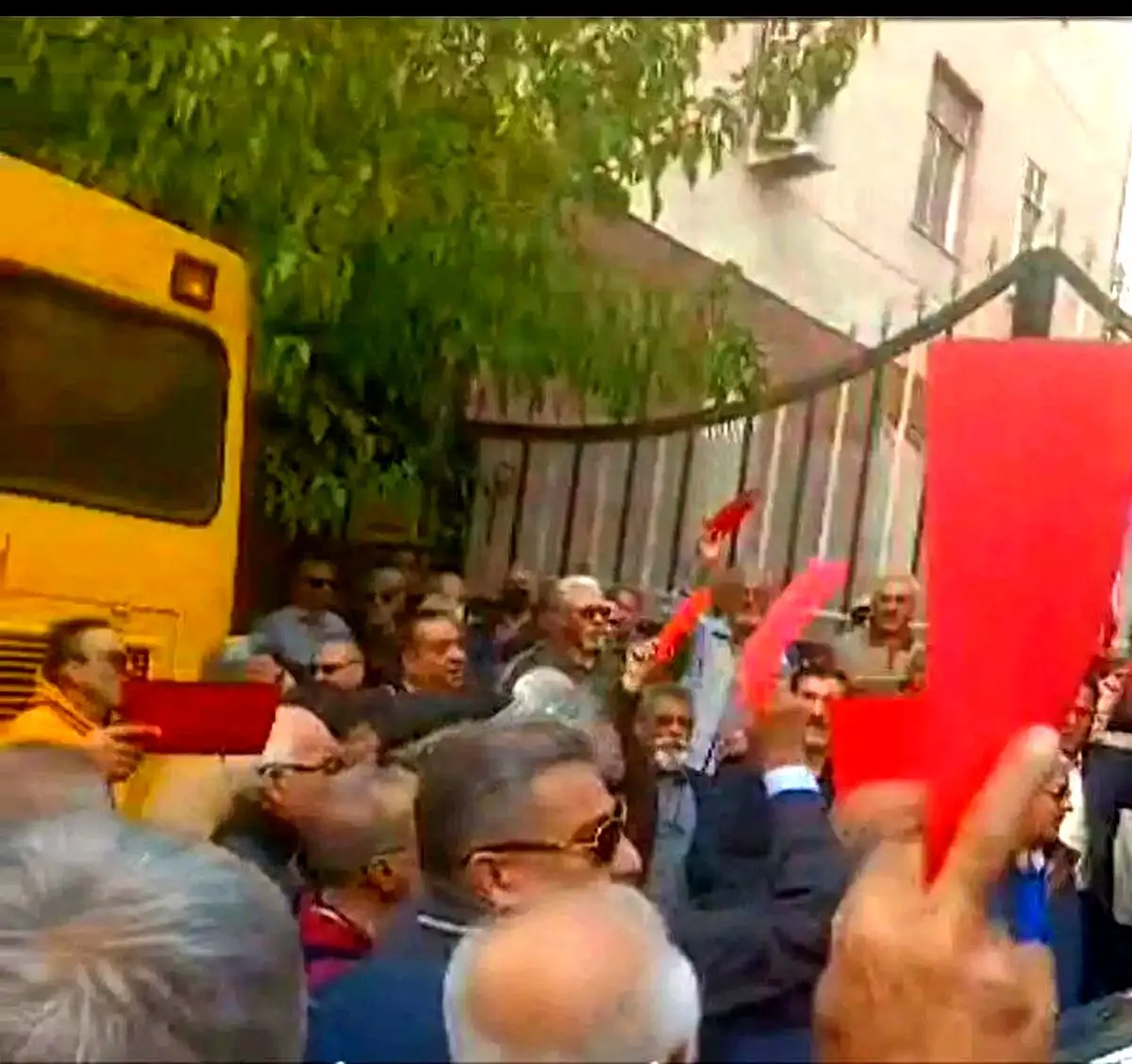 تجمع بازنشستگان در اعتراض به همسان سازی حقوق ها در تهران