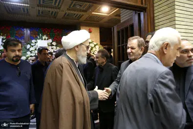 مراسم ترحیم مادر اسحاق جهانگیری