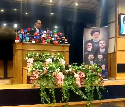 اعتراض حقانیان به قطعی برق ستاد انتخابات؛ امیدوارم عمدی نباشد
+ویدئو
