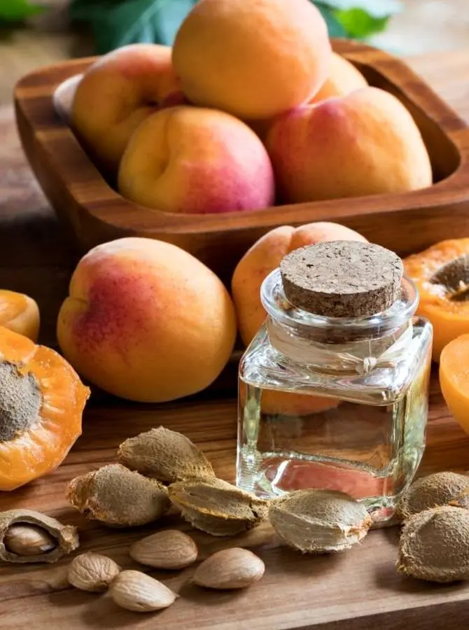 این افراد هرگز هسته زردآلو را نخورند