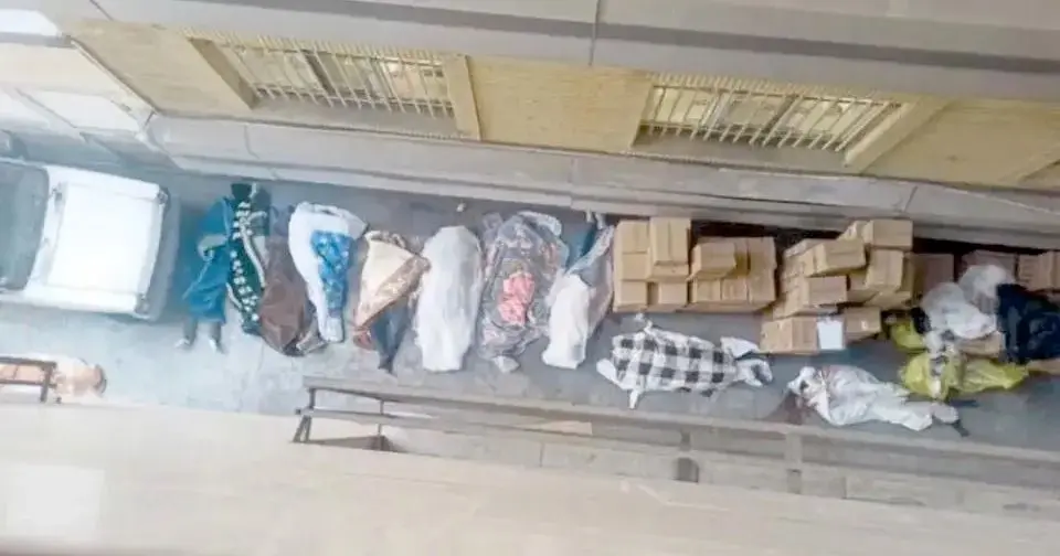 جزئیات پیکرهای پیچیده در پتو در بیمارستان «الغدیر»؛