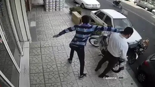 بازگشت قاتل به محل جنایت بعد از ١٥ ماه زندگی پنهانی | گفت و گو با قاتلی که در ١٦ سالگی دست به جنایت زد

