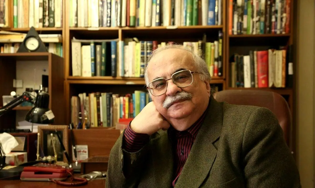 سخنان جنجالی و عجیب خسرو معتضد  درباره بازگشت فرح پهلوی  به ایران ؛ او گدا و بیسواد است