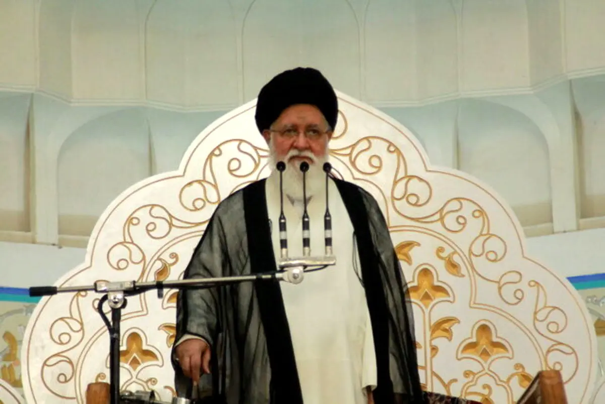 سخنان عجیب علم‌الهدی: آمریکا به این‌هایی که روسری برمی‌دارند، به چشم روسپی‌های کودتای ۲۸ مرداد نگاه می‌کند