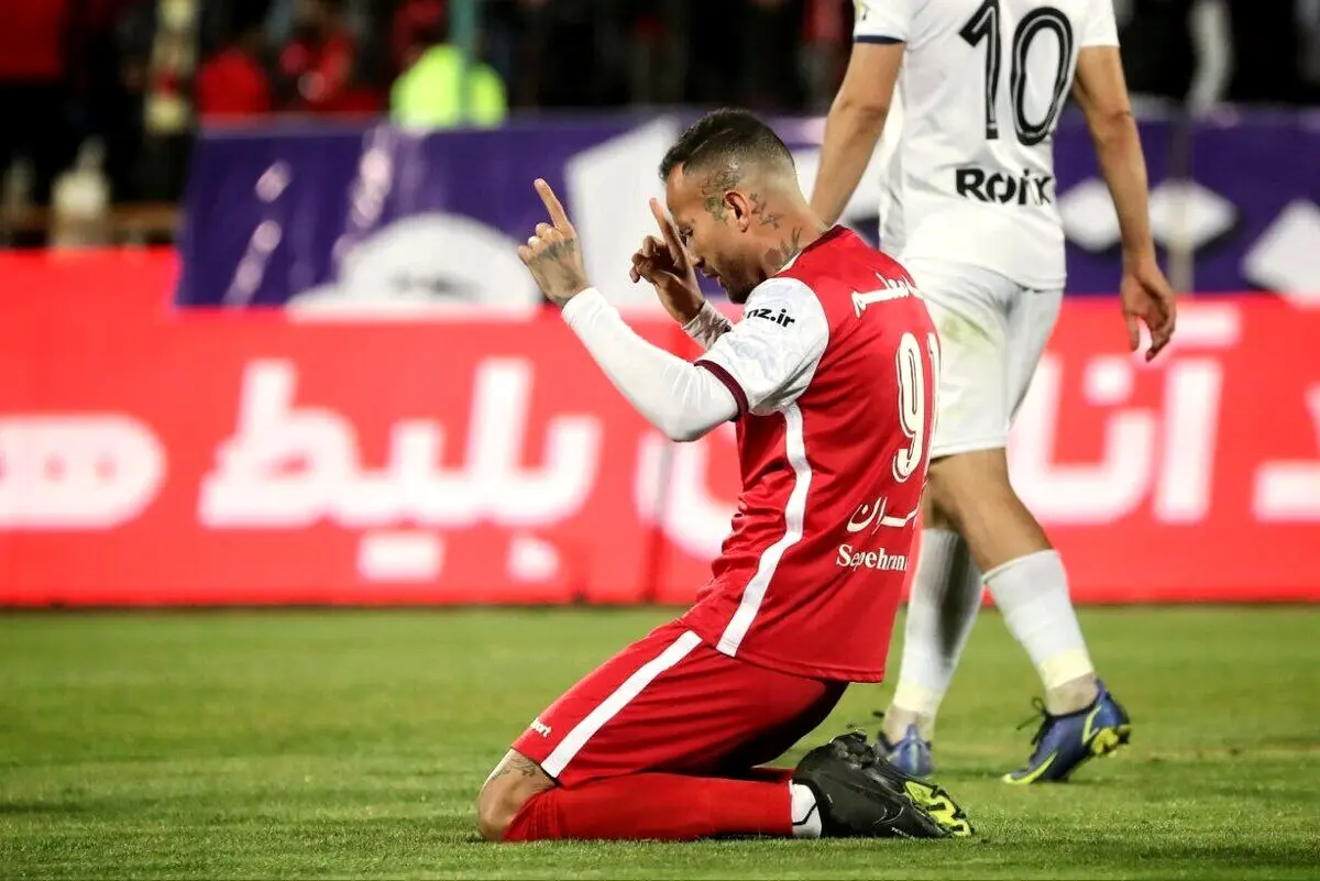 رسمی؛ یک مهاجم دیگر از جمع پرسپولیس جدا شد