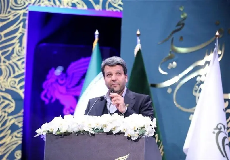ببینید / رئیس سازمان سینمایی در اختتامیه جشنواره، دعای تحویل سال خواند، آن هم با اشتباه!

