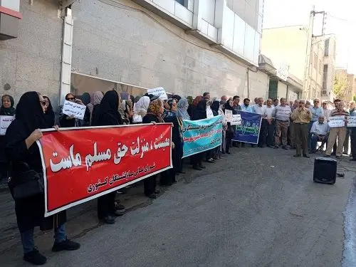 جمعی از بازنشستگان دست به تجمع اعتراضی زدند + عکس