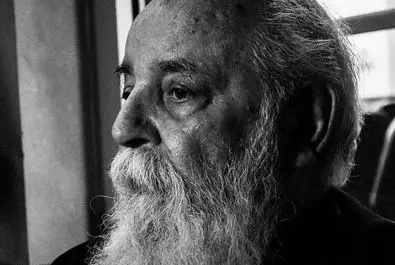 هوشنگ ابتهاج به قاب تصویر