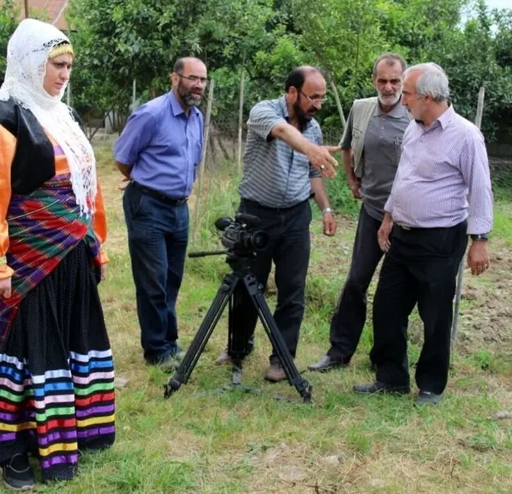 عکس یادگاری بازیگران سریال پایتخت در پشت‌صحنه

